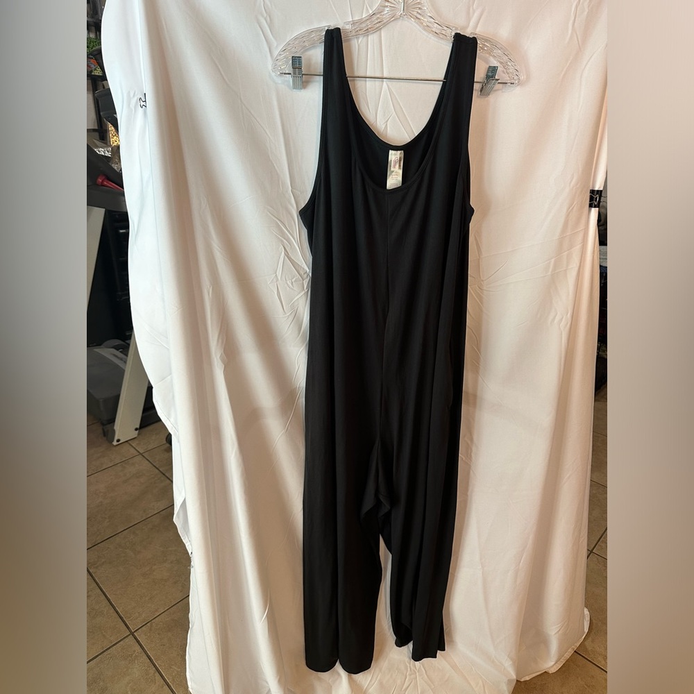 Retreat by Rhonda Shear Jumpsuit Black With Pockets Women’s Romper Size XL**